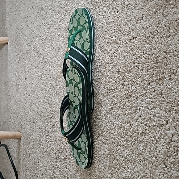 Coach flipflops - Picture 3 of 3